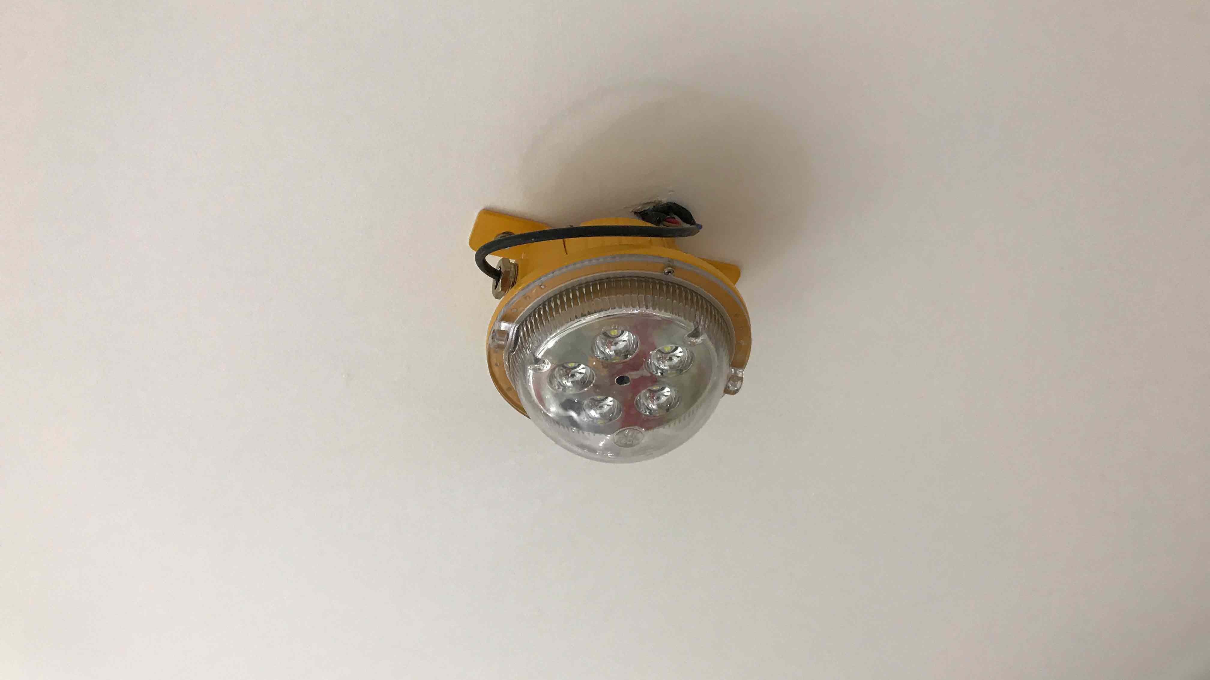 LEDƾ߼վ ͳ㳡ΣճӦ